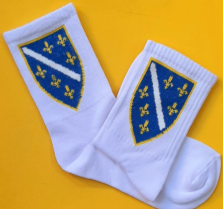 Bijele carape sa grbom ljiljana