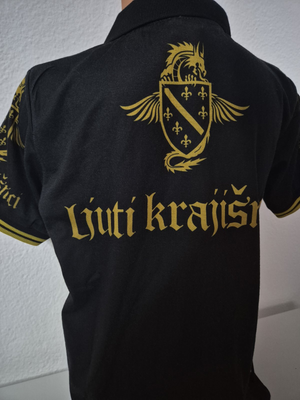 majica ljuti krajisnik crne boje sa zlatnom crtom i grbom ljutih krajisnika  sa zadnje strane