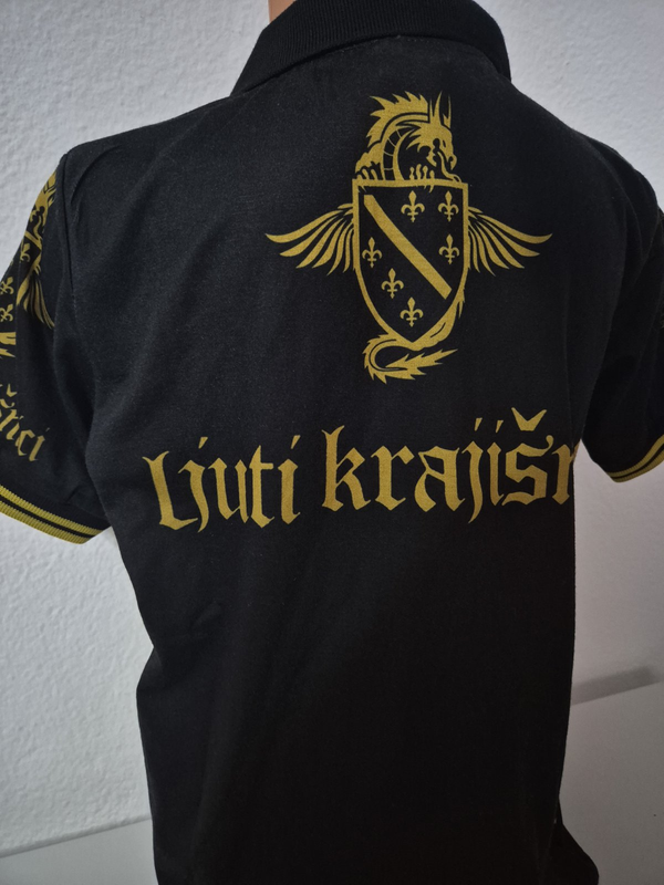majica ljuti krajisnik crne boje sa zlatnom crtom i grbom ljutih krajisnika  sa zadnje strane