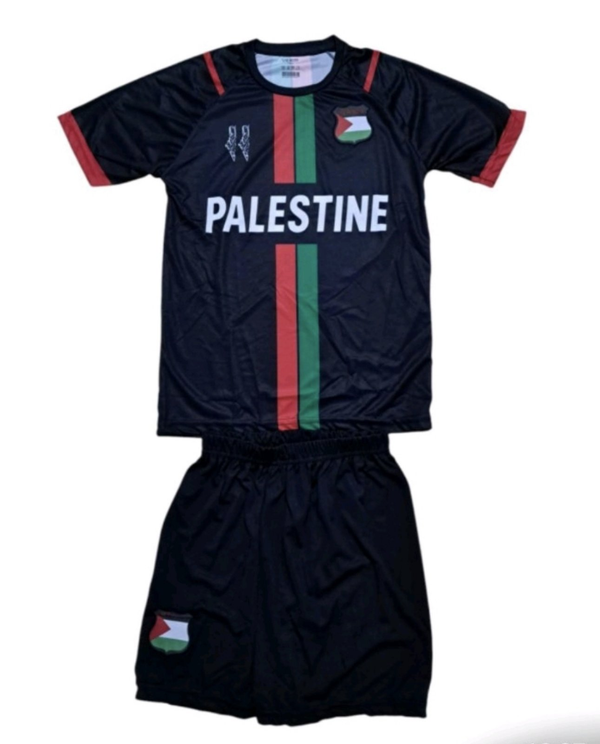 Dres Palestine crne boje sa prednje strane