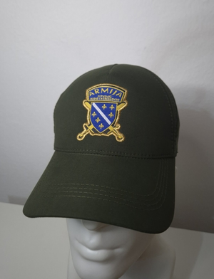 Kacket vpojno zelene boje sa usivenim grbom Armije RBIH