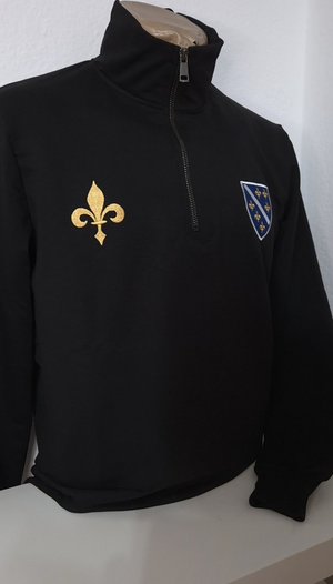 Covjek u zip majici sa prednje strane Vijenac crne boje