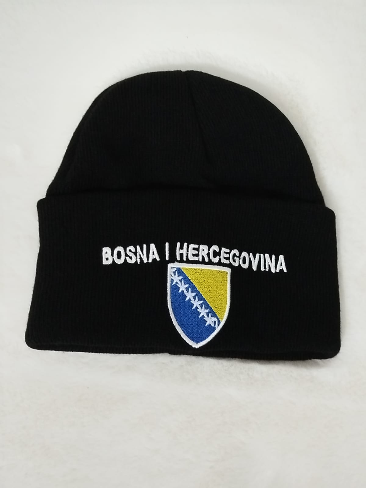 crna kapa Bosna i Hercegovina sa grbom BiH