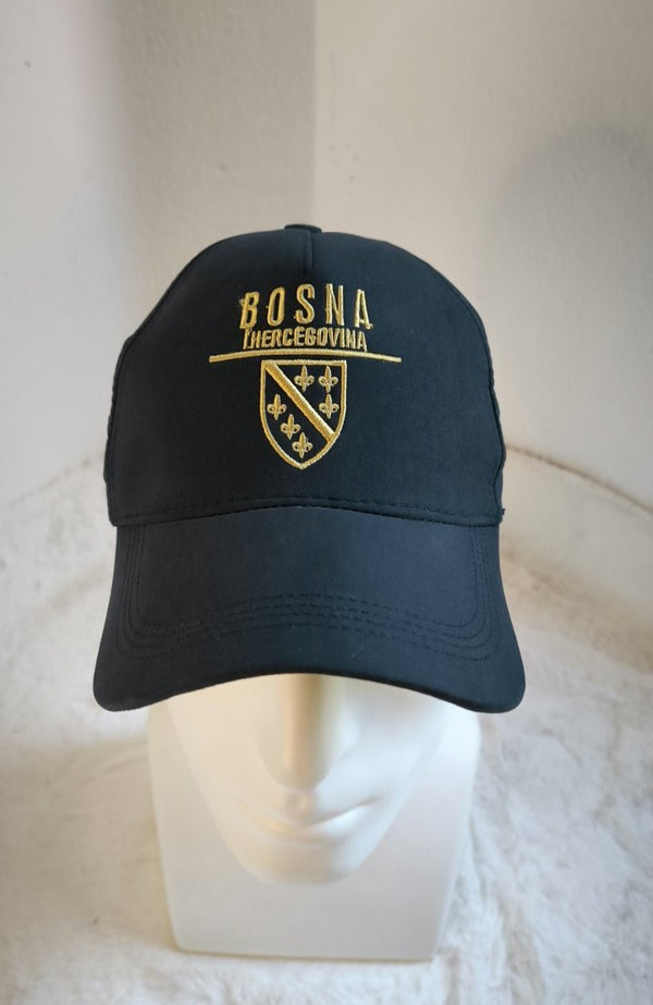 Teget plavi kacket Bosna i Hercegovina sa grbom Ljiljana Republike BiH