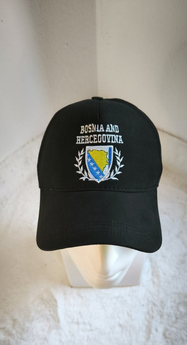 crni kacket sa grbom Bosne i Hercegovine