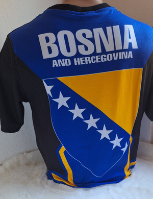 pozadina majice sa velikim grbom BiH i natpisom Bosnia and Herzegovina
