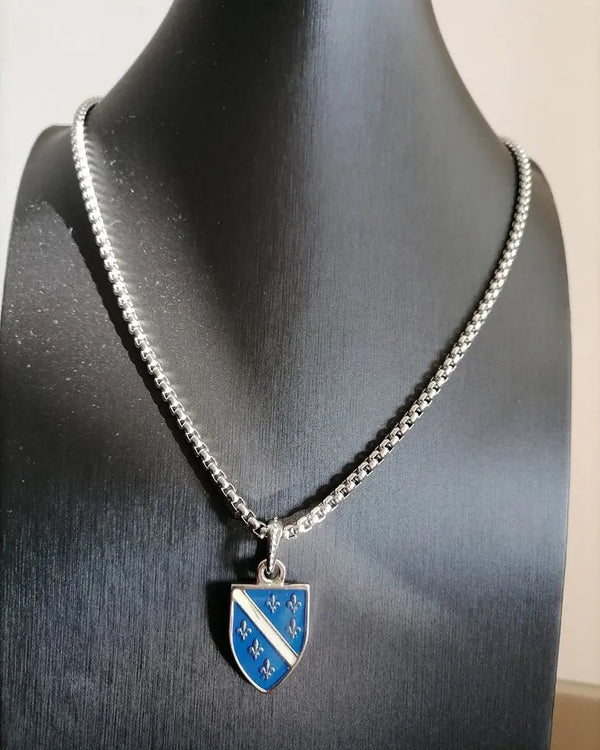 Grb ljiljana privjesak i lanac od hirurškog čelika